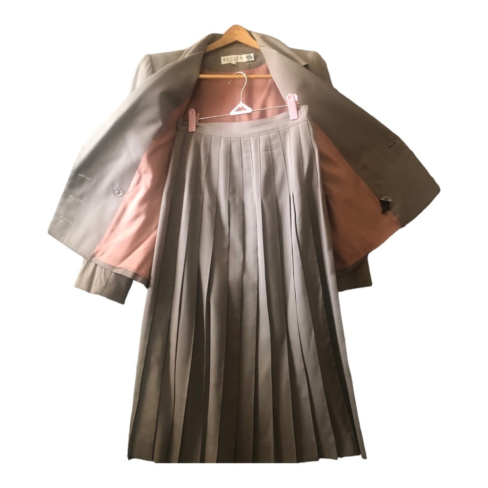 Women’s Set of Tan Skirt and Blazer 100 Pure wool Size 10